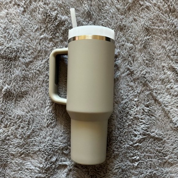 Stanley 40 oz Tumbler Stone - Picture 2 of 3